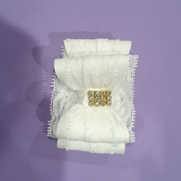 Bows - Picture 2 of 5